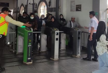 Cuaca Sempat Pengaruhi Pergerakan Warga, KAI Commuter Catat Jumlah Pengguna Melampaui Prediksi