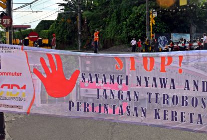 KAI Commuter Imbau Kepada Masyarakat Tidak Beraktivitas Membahayakan Di Jalur KA