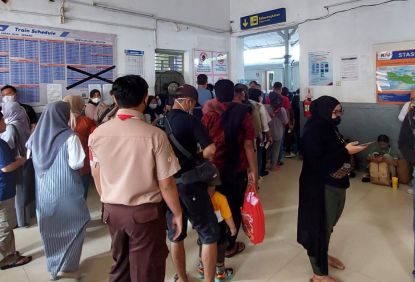 Sukses Akomodir Pengguna Lokal, KAI Commuter Layani 1 Juta Orang Lebih Selama Libur Lebaran Idul Fitri 2023 