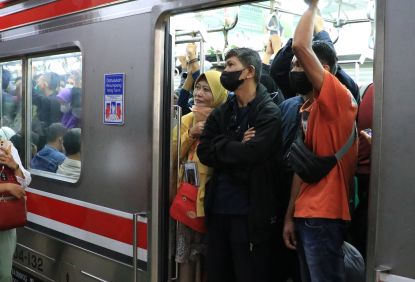 Diprediksi 1 Juta Lebih Volume Pengguna Di Hari Ini, KAI Commuter Layani 433 Ribu Lebih Orang Commuter Line Jabodetabek Hingga Pukul 12.00 WIB