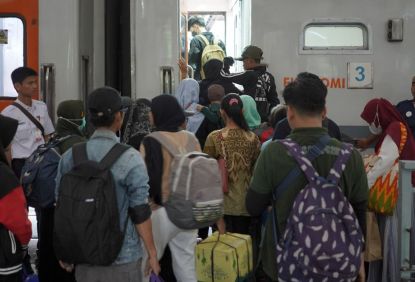 KAI Commuter Catat Torehan Baru di Wilayah 8 Surabaya Sebulan Pasca Penambahan Stamformasi, Volume Pengguna Commuter Line Dhoho-Penataran dan Supas Meningkat Signifikan