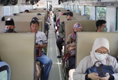 KAI Commuter Telah Layani 336 Ribu Lebih Pengguna Commuter Line di Wilayah Bandung dan Sekitarnya - Periode Masa Angkutan Nataru 2024-2025 19 s.d. 24 Desember 2024, Stasiun Bandung dengan Volume Tertinggi 46.485 orang