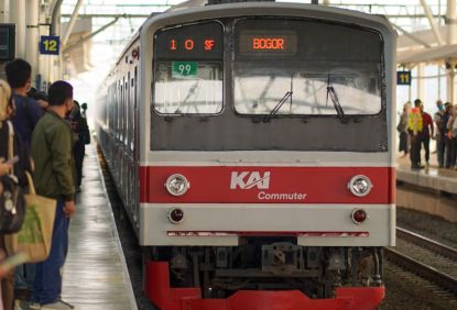 Hari Raya Idul Fitri 1446H Pertama, 634 Ribu Lebih Orang Gunakan Commuter Line Di Wilayah Jabodetabek, Merak, dan Commuter Line Basoetta - Layanan Perjalanan Commuter Line Merak Kembali Normal Hingga Stasiun Merak