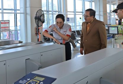 Bertindak Cepat, Petugas KAI Commuter Batu Pengguna Yang Akan Lahiran di Stasiun Kebayoran