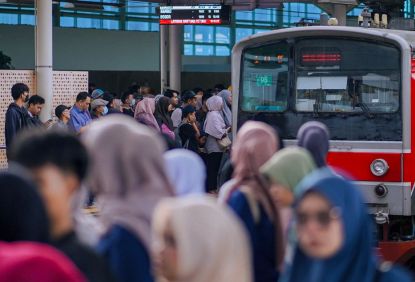 Tidak Beraktivitas Di Area Jalur Rel, KAI Commuter Ajak Masyarakat Lebih Peduli Keselamatan Perjalanan Kereta Api
