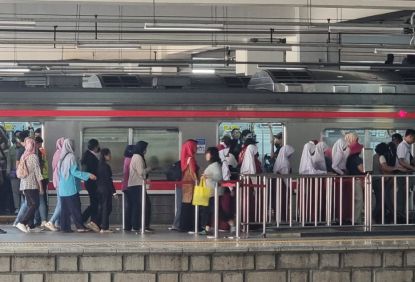 Efek Tarif Rp80 di Hari Kemerdekaan  Jumlah Pengguna Commuter Line Jabodetabek Tembus 770 Ribu  - Arus pengguna Commuter Line masih terkendali