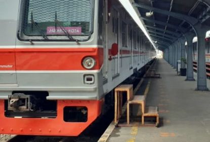 Hingga Pukul 09.00 WIB, KAI Commuter Mengoperasikan 362 Perjalanan KRL Untuk Melayani 200 ribu...