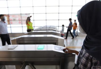 Pelayanan KRL Tetap Berjalan dengan Pembatasan Kapasitas dan Jaga Jarak Aman