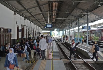 Volume Pengguna Terus Tumbuh, Commuter Line Dukung Mobilitas Aglomerasi Jawa Tengah