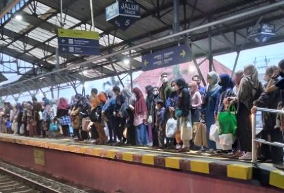 Catat Kenaikan Pengguna hingga 15 Persen KAI Commuter Layani 179 Juta Lebih Pengguna Commuter Line pada Semester I Tahun 2024 