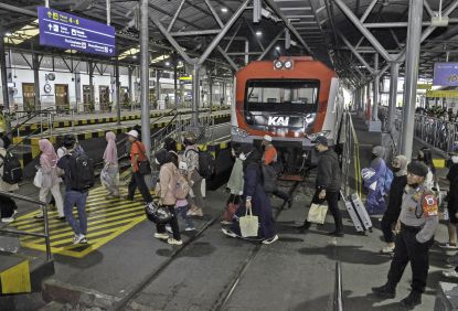 KAI Commuter Tambah 8 Perjalanan Commuter Line Yogyakarta - Palur dan Commuterline Prambanan Ekspres di Wilayah VI Yogyakarta Selama Libur Idul Adha 