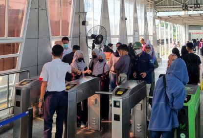 Manfaatkan Kondisi Akhir Pekan Untuk Gunakan Commuterline - Diprediksi 850-890 Pengguna Pada Esok Senin