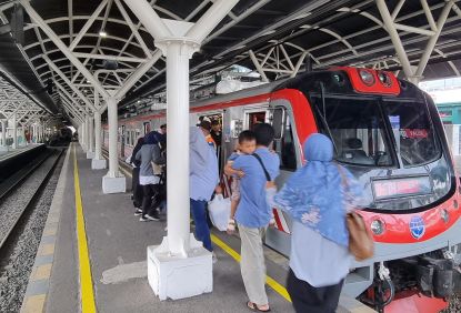 Hingga Hari Ke-12 Masa Angkutan Nataru 2024/2025, KAI Commuter Wilayah 6 Yogyakarta Sukses Mengangkut 331.952 Pengguna