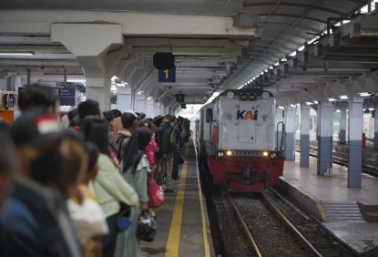 KAI Commuter Konsisten Tunjukkan Tren Positif Layani 32 Juta Lebih Pengguna Commuter Line Pada April 2025  Peningkatan tertinggi terjadi di Wilayah 2 Bandung