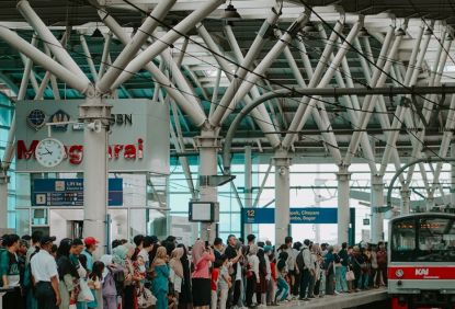 Kondisi Stasiun Juanda Kembali Normal, Hingga Pukul 20.00 WIB Catat 123 Ribu Lebih Orang Naik Dan Turun Di Stasiun Juanda KAI Commuter Ucapkan Terima Kasih Untuk Tetap Tertib Selama Menggunakan Commuter Line