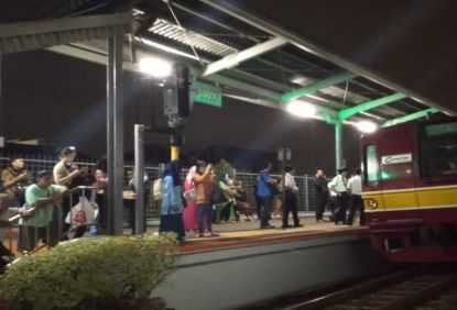 KA 1176 yang Alami Gangguan Berhasil Dievakuasi