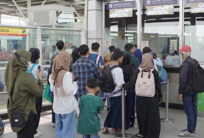 KAI Commuter Layani 489.017 Ribu Lebih Orang Hingga Pukul 14.00 WIB - Awal Bulan Juli, Kondisi Pengguna Di Stasiun Integrasi Terpantau Kondusif