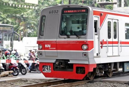 Sikapi Penemperan akibat Sopir Truk Terobos Perlintasan  KAI Commuter Ambil Langkah Hukum