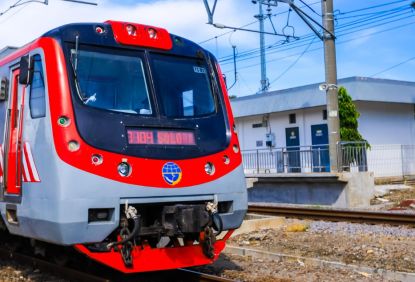 Meningkat 17 Persen, KAI Commuter Layani 4,9 Juta Pengguna Commuter Line Wilayah 6 Yogyakarta Pada Semester I 2025 - Di hari kerja, keberangkatan dari Stasiun Yogyakarta tembus angka 7 ribu pengguna per hari 