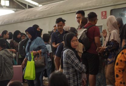 Libur Lebaran Telah Usai, KAI Commuter Wilayah 2 Bandung Angkut 58 Ribu Lebih Pengguna Pada Hari Ini  Masyarakat Kembali Beraktifitas Mulai Esok Hari, Antisipasi Lonjakan Penumpang Pada Hari ini