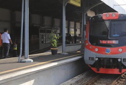 Nataru 2023-2024, KAI Commuter Operasikan 30 Perjalanan Per Hari