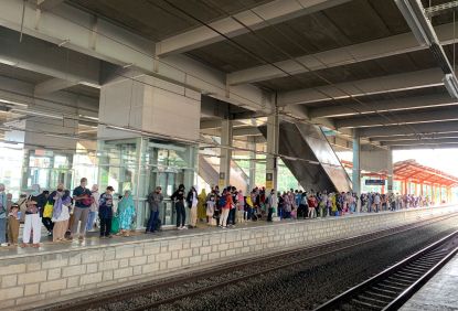 Hari Lebaran Didominasi Pengguna Musiman, KAI Commuter Imbau Untuk Patuhi dan Ikuti Arahan Petugas Di Stasiun 