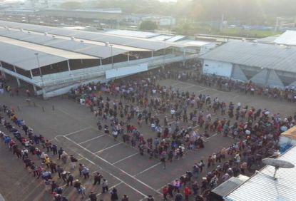 Komitmen Melaksanakan Aturan Jam Kerja Bertahap Solusi Mengurai Kepadatan Pengguna KRL