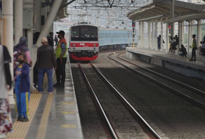 Sabtu Pagi Operasional Commuter Line Bejalan Normal, KAI Commuter Tetap Lakukan Antisipasi Keamanan dan Layanan Pengguna