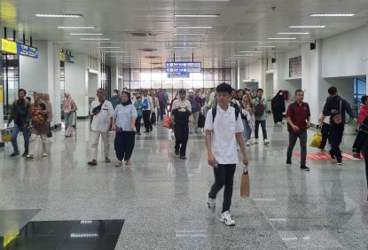 KAI Commuter Operasikan 1.063 Perjalanan di Hari Buruh  Tambah Bantuan Pengamanan untuk Mengatur Arus Penumpang, dan Menjaga Keamanan dan Kenyamanan Pengguna Commuter Line
