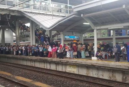 Perbaikan LAA Dilakukan, Perjalanan KRL Masih Tertahan