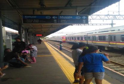 Genangan Mulai Surut, KRL Lintas Duri-Tangerang Kembali Beroperasi