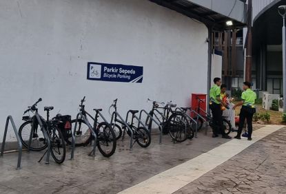 Petugas Pengamanan KAI Commuter Amankan Pelaku Pencurian Sepeda Di Perkiran Stasiun Tanah Abang KAI Commuter Imbau Untuk Teruskan Proses Hukumnya
