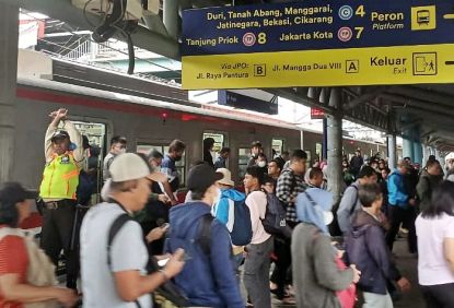 Layanan Commuter Line Cikarang dan Commuter Line Tanjung Priok Sudah Kembali Normal Genangan Air di Jalur Lintas Kampung Bandan – Angke Sudah Surut