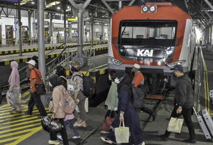 Jelang Pergantian Tahun 2026, KAI Commuter Wilayah 6 Yogyakarta Layani 474 Ribu Lebih Pengguna, Stasiun Yogyakarta Jadi Favorit