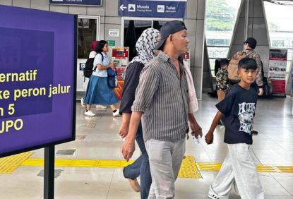 Tren Pengguna Commuter Line Jadodetabek Pada Masa Libur Sekolah - KAI Commuter bersama Pemerintah berikan promo tarif tiket Rp.1 untuk lintas Tanjung Priok