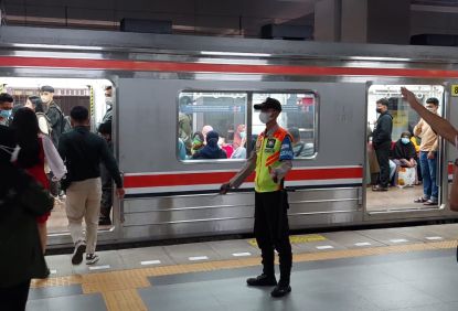 Respons Cepat Petugas Commuter Line Amankan Pelaku Kekerasan Seksual di Stasiun Manggarai