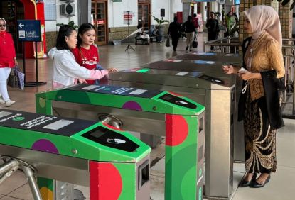 Kondisi Stasiun Relatif Aman dan Lancar Pada Pemberlakuan Tarif Khusus, KAI Commuter Layani 667 Ribu Pengguna Hingga Pukul 15.00 WIB - Stasiun Juanda Menjadi Stasiun Tujuan PenggunaTertinggi