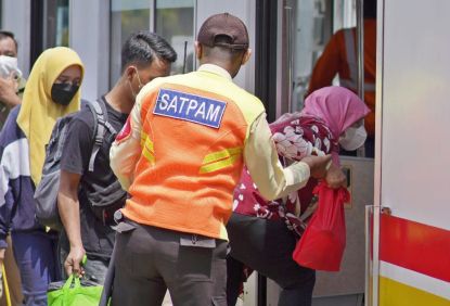 Tegas dan Humanis Tak Hanya Pengamanan, KAI Commuter Juga Bekali Petugas Pengamanan Service Excellence untuk Layanan kepada Pengguna