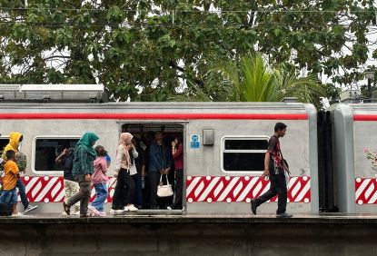 Meningkat 34 Persen, Pengguna Commuter Line Di Stasiun Yogyakarta Terpantau Ramai 