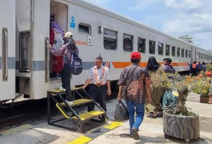 Arus Balik Kerja Memuncak, 761.756 Orang Gunakan Commuter Line Area 8 Surabaya Selama Masa Angkutan Lebaran 2026