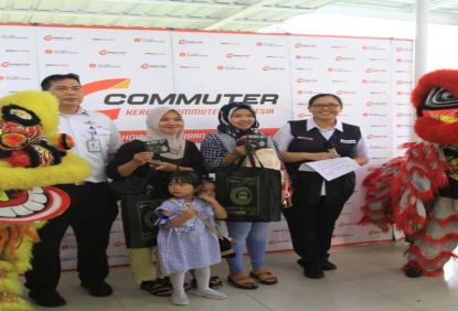 PT KCI Sapa Pelanggan Pada Momen Imlek