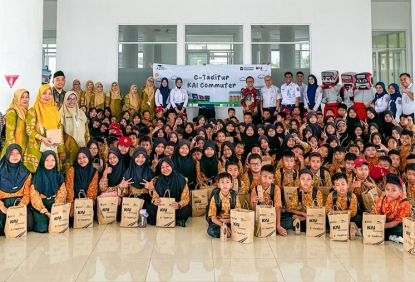 Hadirkan 1.717 Siswa, C-Taditur KAI Commuter Raih Rekor MURI Pada Kegiatan Sosialisasi Cinta Kereta  Semakin diminati, C-Taditur tahun ini telah diikuti total 111.651 anak