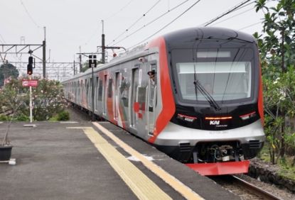 KAI Commuter Operasikan Dua Rangkaian KRL Baru CLI-125 Pada Lintas Bogor dan Cikarang Pada Akhir Pekan Ini - Kini terdapat lima KRL baru yang melayani warga Jabodetabek