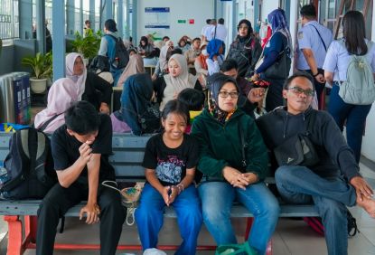 Hari Pertama Lebaran 2026: KAI Commuter Wilayah 8 Surabaya Siagakan 50 Perjalanan, Stasiun Surabaya Gubeng Terpantau Padat