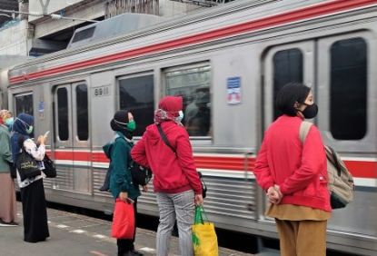 Volume Pengguna KRL Meningkat Sejalan Dengan Aktivitas Masyarakat, KAI Commuter Siapkan 1.007 Perjalanan dan Dukung Vaksinasi Booster