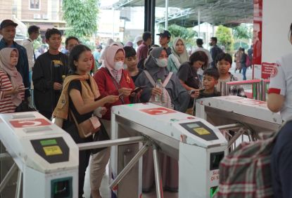 Rekor, Pengguan Harian Commuter Line Yogyakarta-Palur Tembus 45 Ribu Orang Commuter Line Jadi Transportasi Terfavorit Pada Libur Lebaran