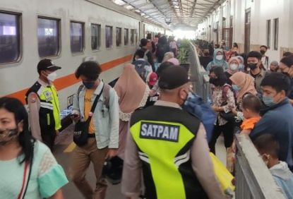 Hari Kelima Lebaran, Volume Pengguna KA Lokal Panataran Doho Masih Tinggi