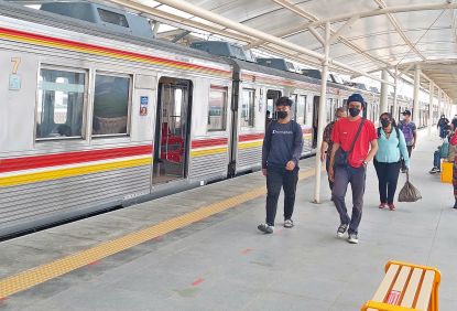 Masyarakat Kembali Beraktivitas Usai Libur Tahun Baru, KAI Commuter Tetap Berlakukan Aturan Sesuai SE Kemenhub No. 84 Tahun 2022 